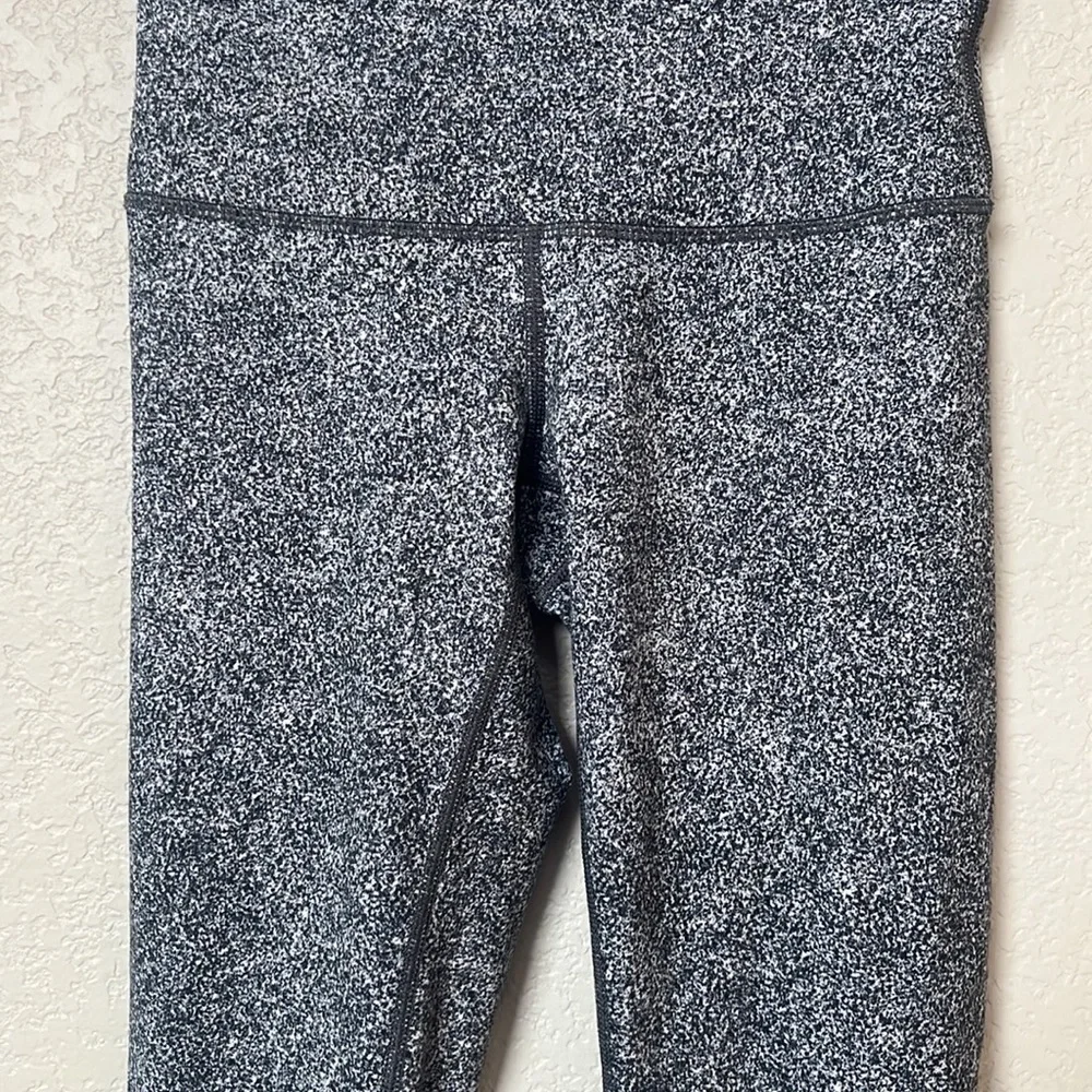 Lululemon Legging Pant High Rise Speckled Black  White size 4 - Picture 15 of 16